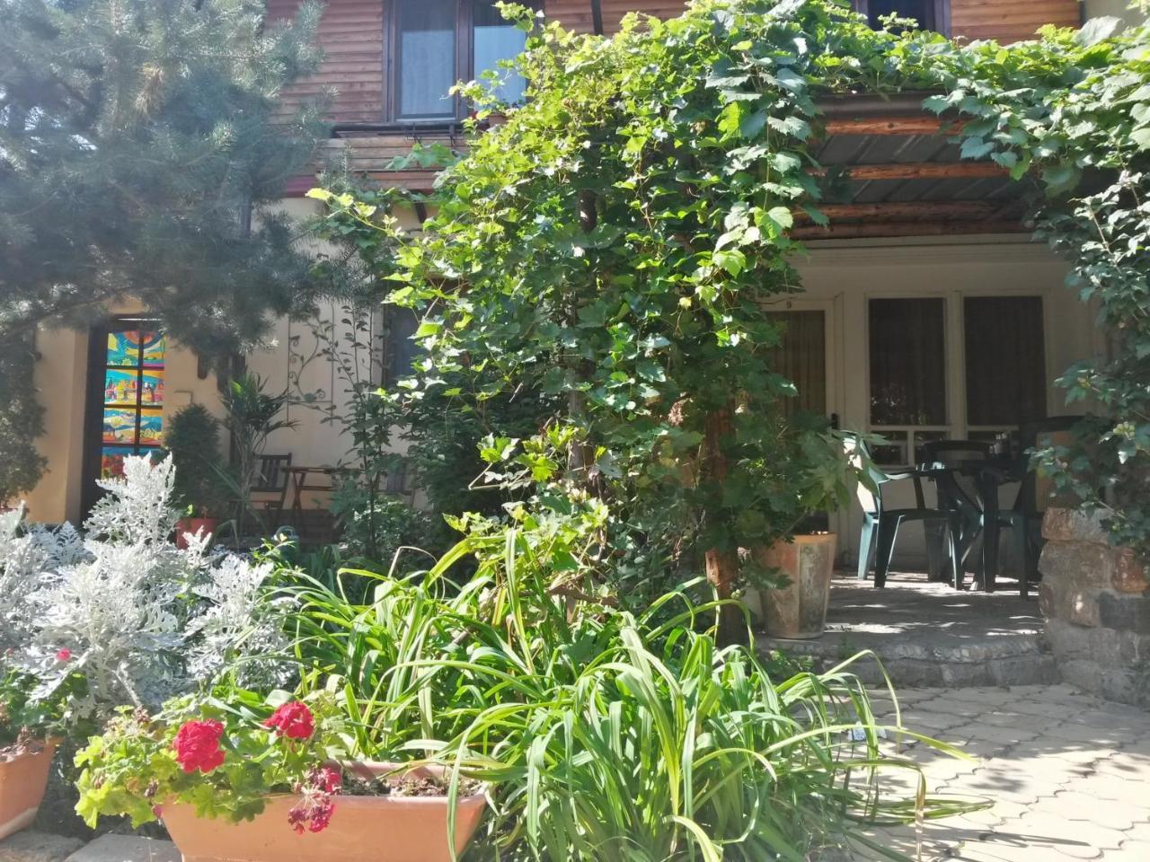 Casa Mica Guesthouse Букурещ Екстериор снимка